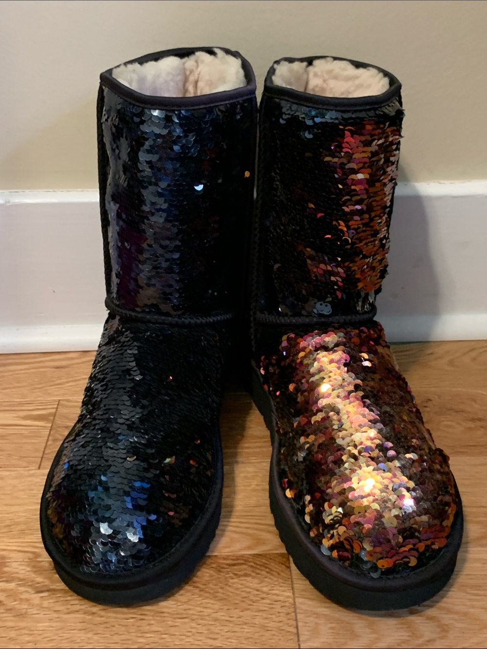 📌 UGG Women's Reversible Sequin Black and Iridescent Gold-Pink Mid-Calf Boots